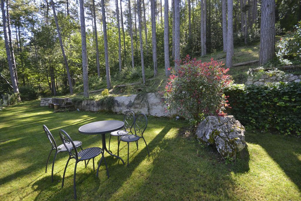 Hotel Pineta Ristorante Country House In Fabriano 캄포도니코 외부 사진